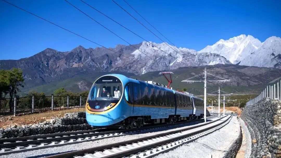 Caltta Supports Launch of World's First Panoramic Mountain Tourist Train for Initial Operations